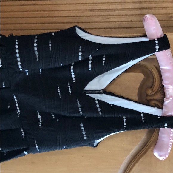 Dress - Picture 3 of 4